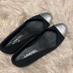 Authentic Chanel size 9.5. In AMAZING CONDITION! Super Comfy
